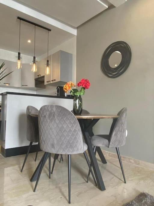 Appartement De Luxe ,Piscine,Parking,Terrasse อกาดีร์ ภายนอก รูปภาพ